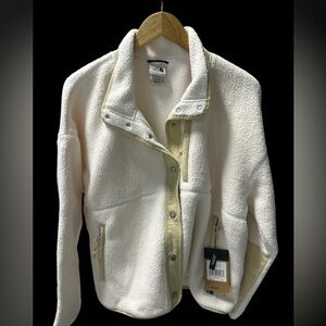 The North Face off white sweeter